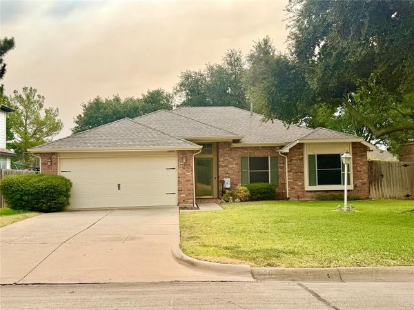 2220 W Brooklake Street, Denton, TX 76207