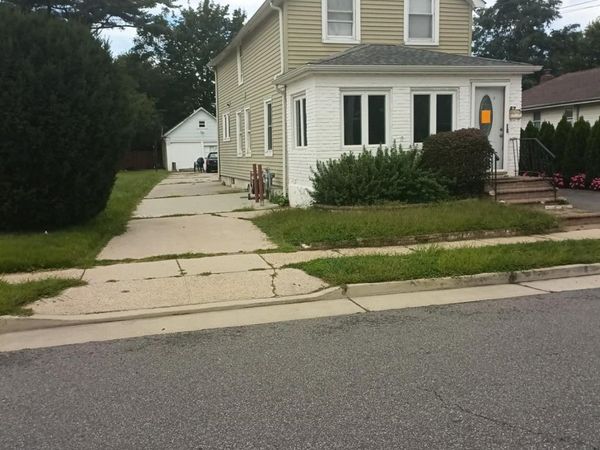 57 Robinwood Avenue , Hempstead, NY 11550