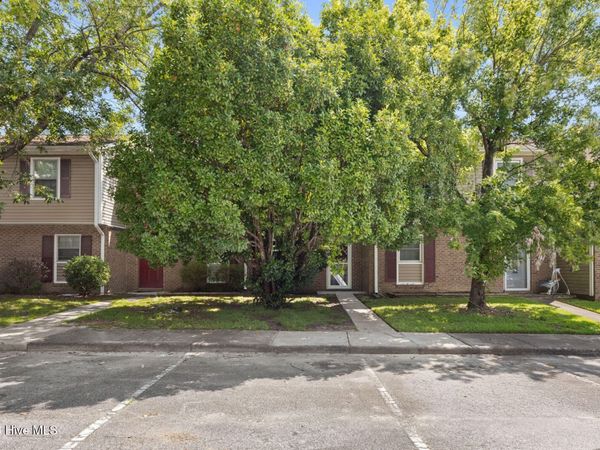 130 King George Court , Jacksonville, NC 28546