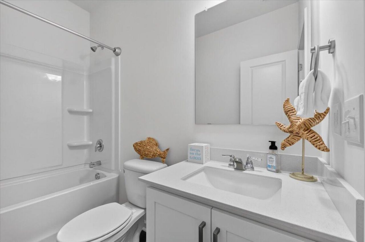 210 Phoenix Drive Photo 16