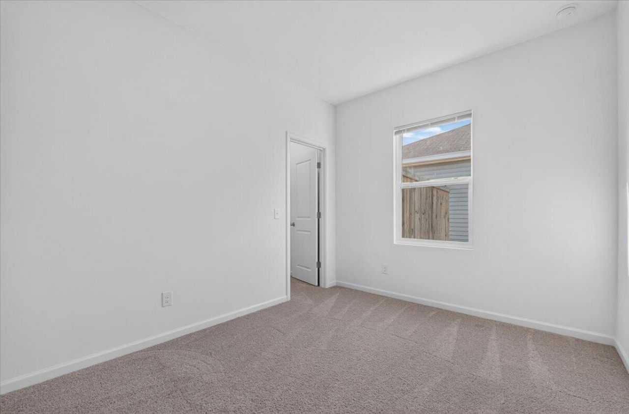210 Phoenix Drive Photo 17