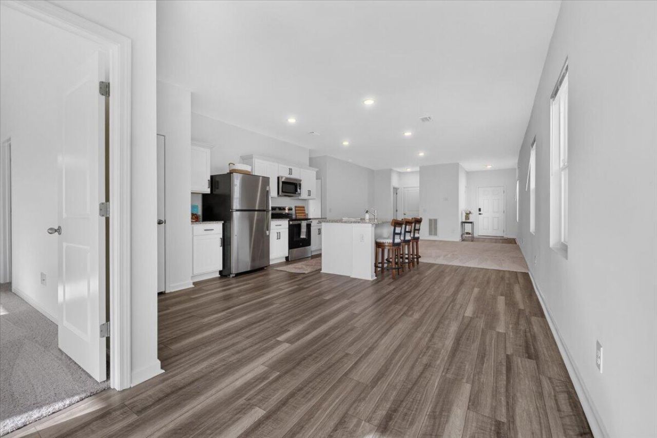210 Phoenix Drive Photo 21