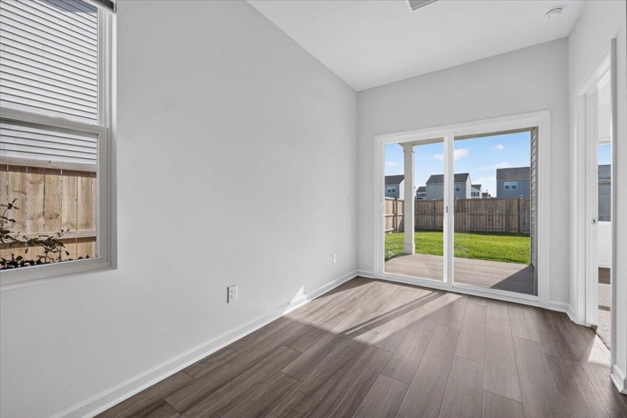 210 Phoenix Drive Photo 23