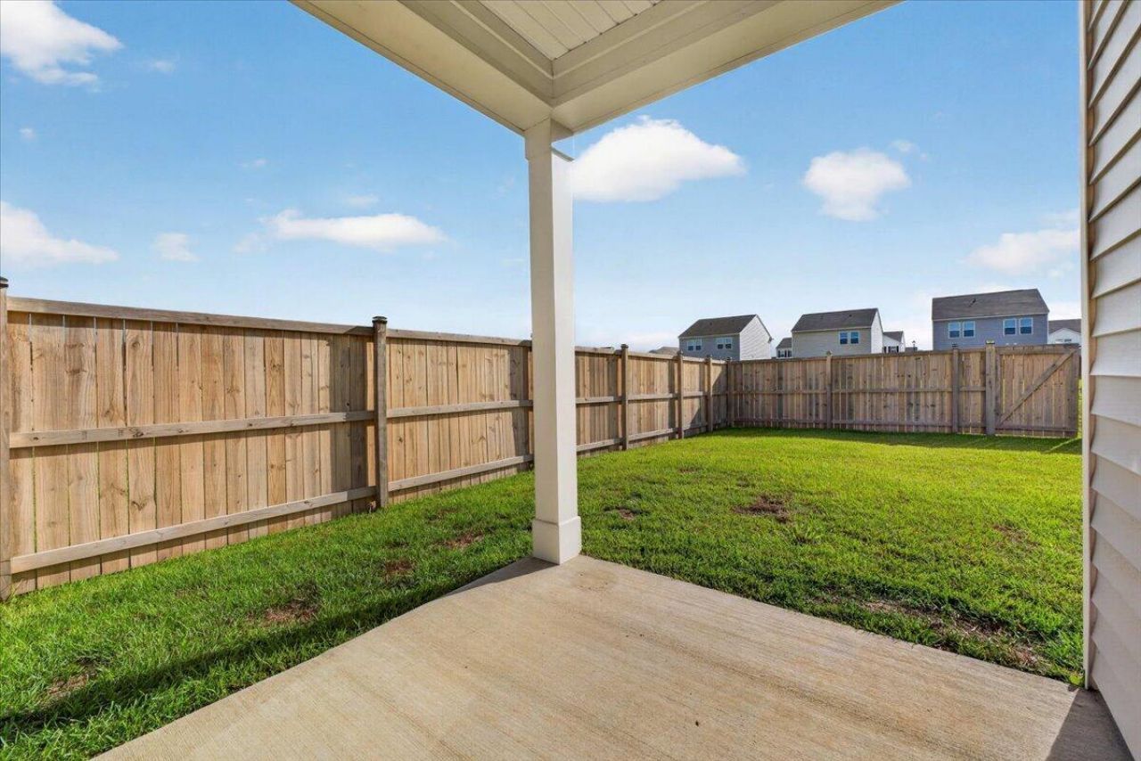 210 Phoenix Drive Photo 24