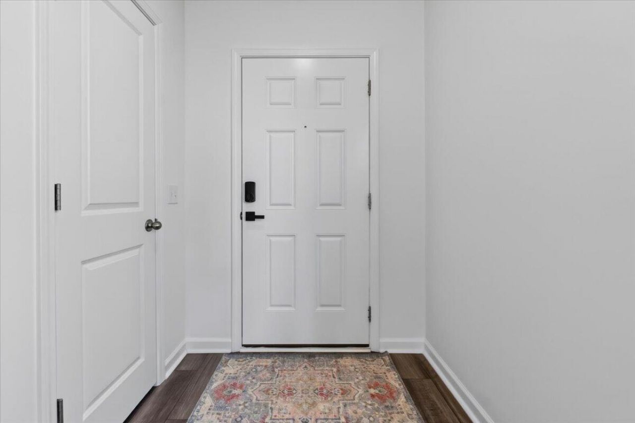210 Phoenix Drive Photo 28