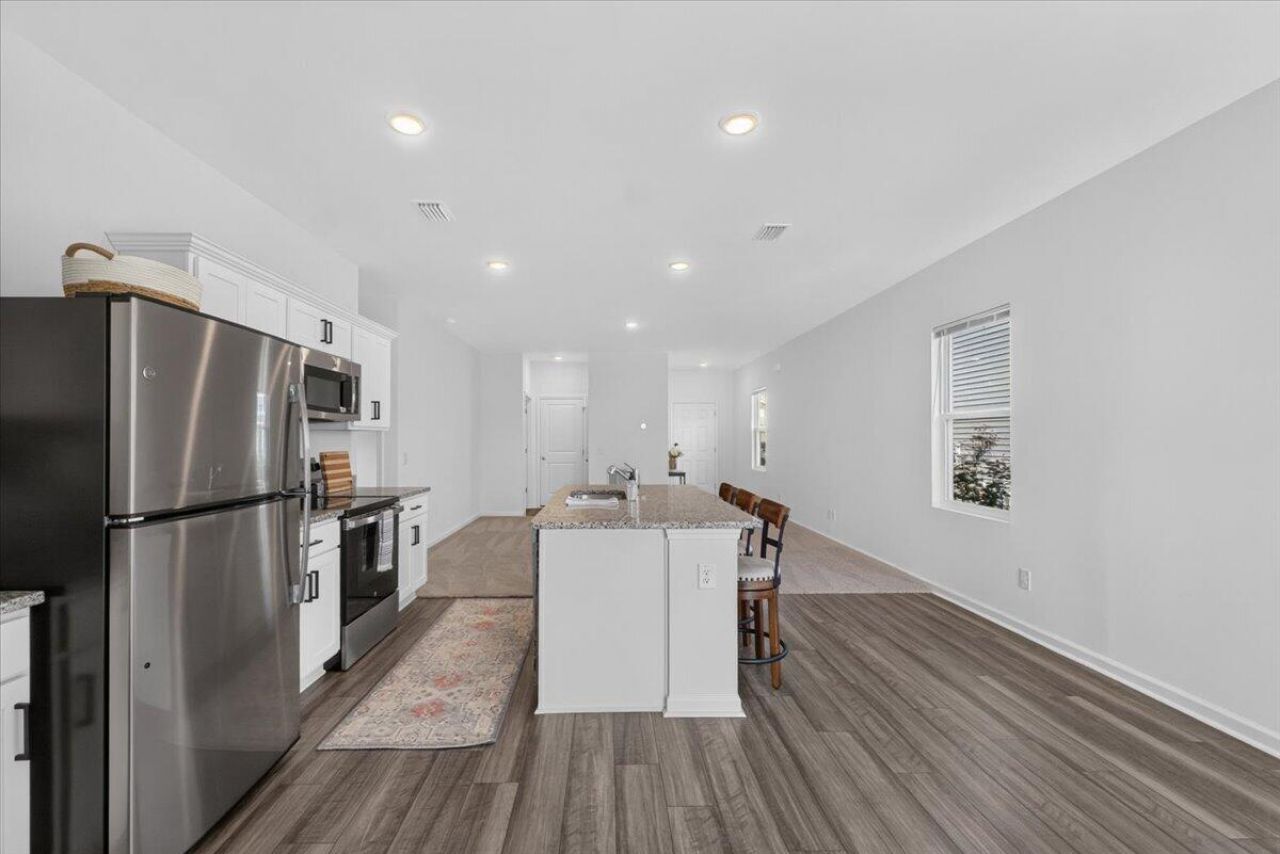 210 Phoenix Drive Photo 31