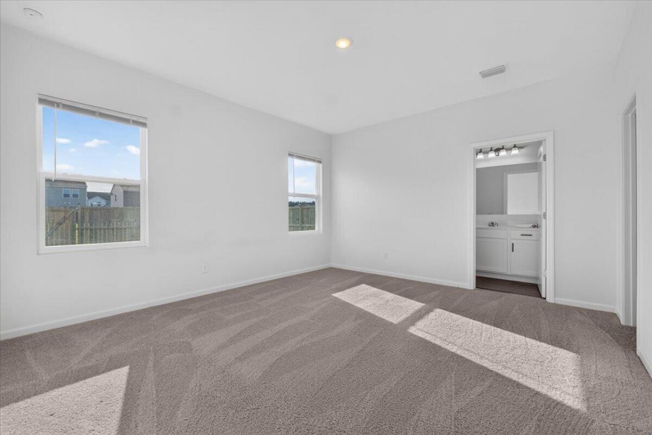 210 Phoenix Drive Photo 8