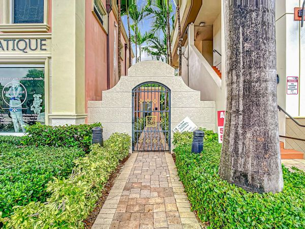 801 E PALMETTO PARK Road, Boca Raton, FL 33432