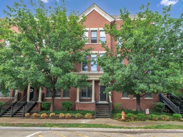 161 S Grove Avenue , Elgin, IL 60120