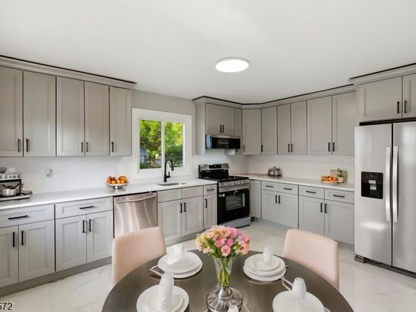 26 W 2Nd St, Florence, NJ 08518