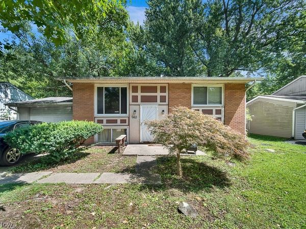 940 Lovers Lane NW, Warren, OH 44485