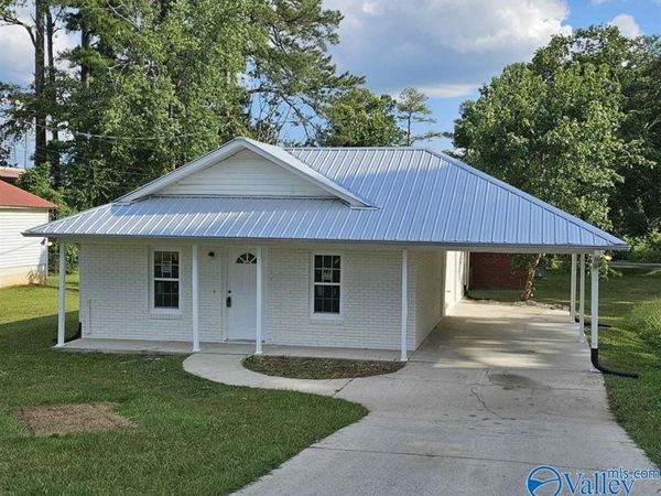 223 3rd Avenue NW, Arab, AL 35016
