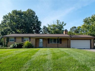 3555 Knollwood Drive, Beavercreek, OH 45432