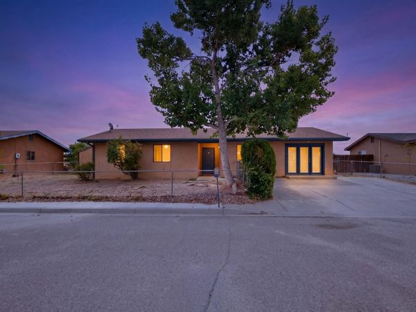 824 GALLAHAD Street SW, Los Lunas, NM 87031
