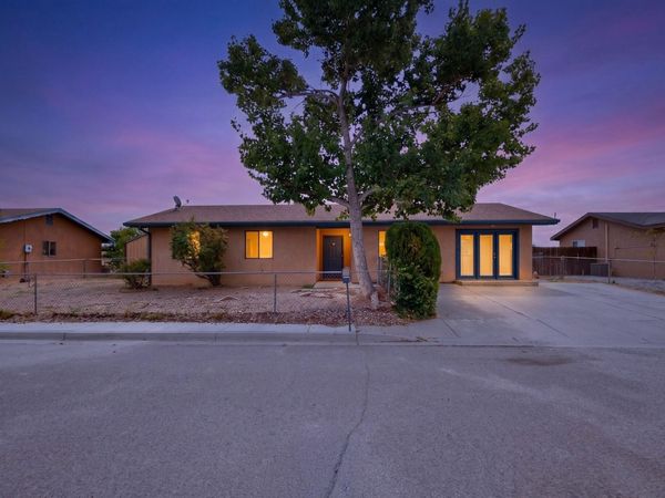 824 GALLAHAD Street SW, Los Lunas, NM 87031