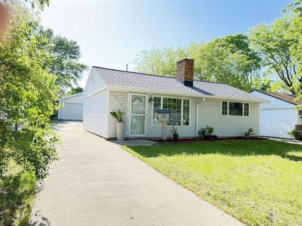 2715 S 50th St, Milwaukee, WI 53219