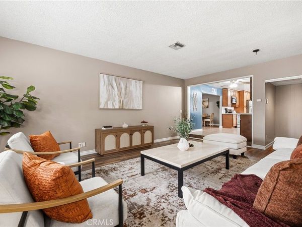 15944 Gledhill, North Hills, CA 91343
