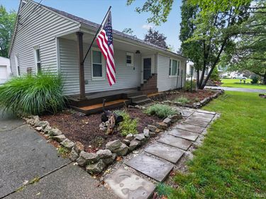 2130 Luwanna Drive, Lansing, Mi 48910