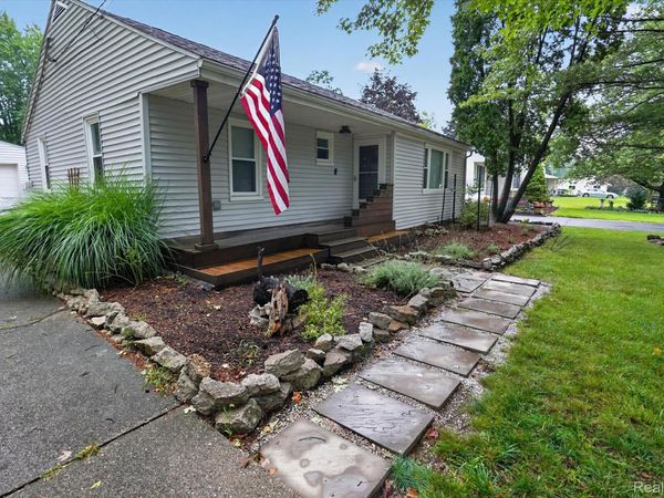 2130 Luwanna Drive , Lansing, Mi 48910