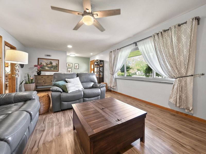 299 Woodsview Drive, Canal Winchester, OH 43110 Photo 10