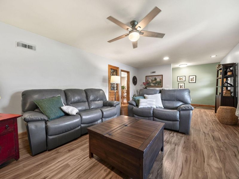 299 Woodsview Drive, Canal Winchester, OH 43110 Photo 11