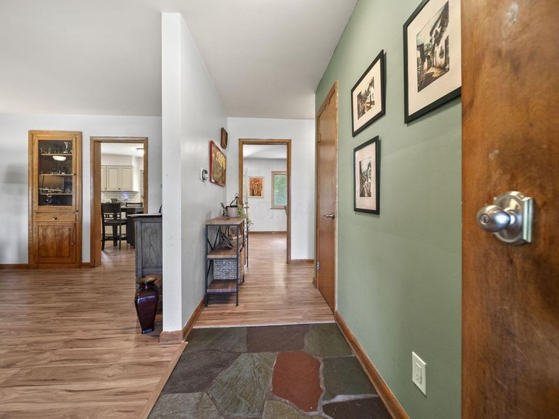 299 Woodsview Drive, Canal Winchester, OH 43110 Photo 5