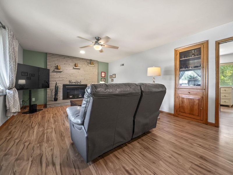 299 Woodsview Drive, Canal Winchester, OH 43110 Photo 6