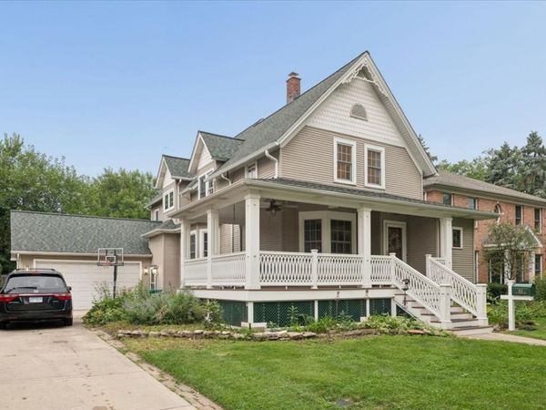 815 N Marion Street , Oak Park, IL 60302