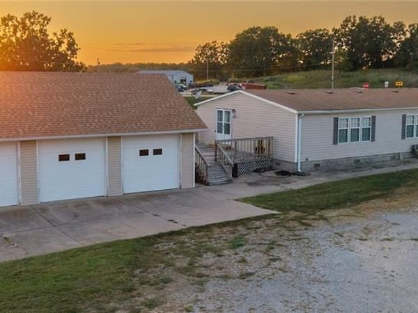 10135 County Road 8010 , West Plains, MO 65775