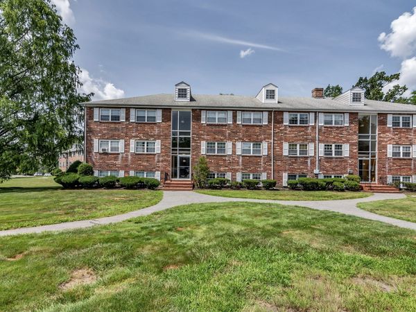 55 Fernview Ave, Unit 8, North Andover, MA 01845