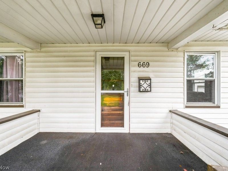 669 Scott Place NW, Massillon, OH 44647 Photo 2