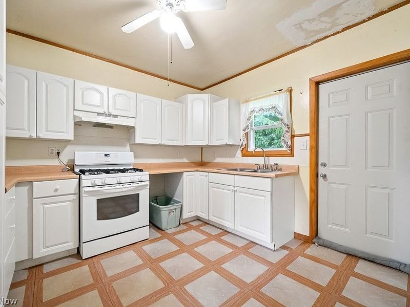 669 Scott Place NW, Massillon, OH 44647 Photo 5