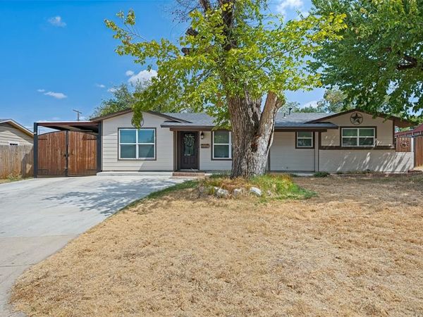 3584 Regal Road , Fort Worth, TX 76111