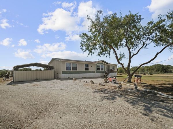 364 DANIEL RD, San Antonio, TX 78220
