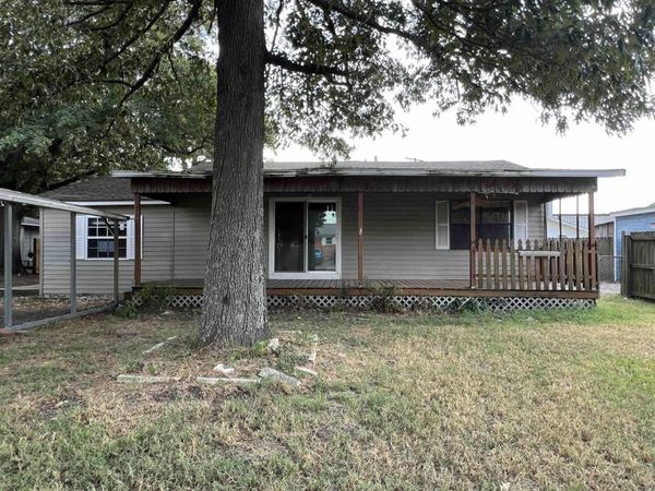 1109 Eastwood Street , Leachville, AR 72438
