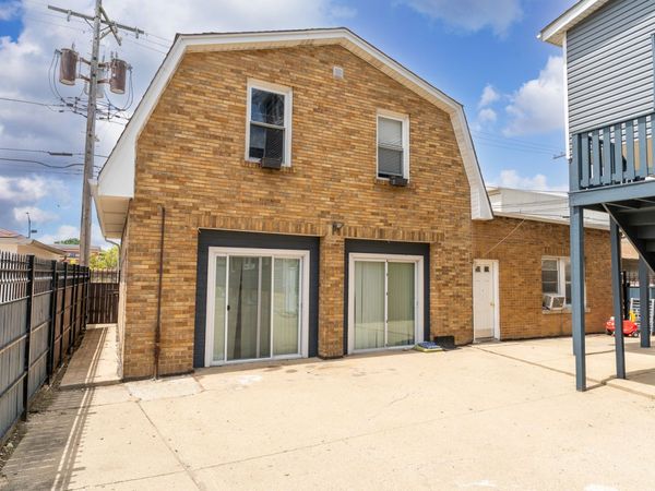 2530 N Neva Avenue N, Unit 1RN, Chicago, IL 60707