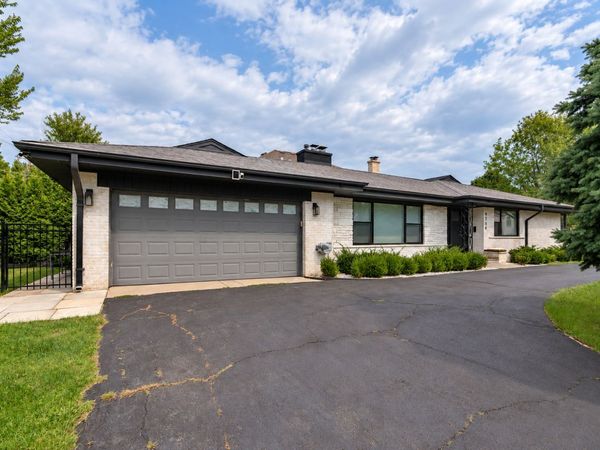 4754 W NORTH SHORE Avenue, Lincolnwood, IL 60712