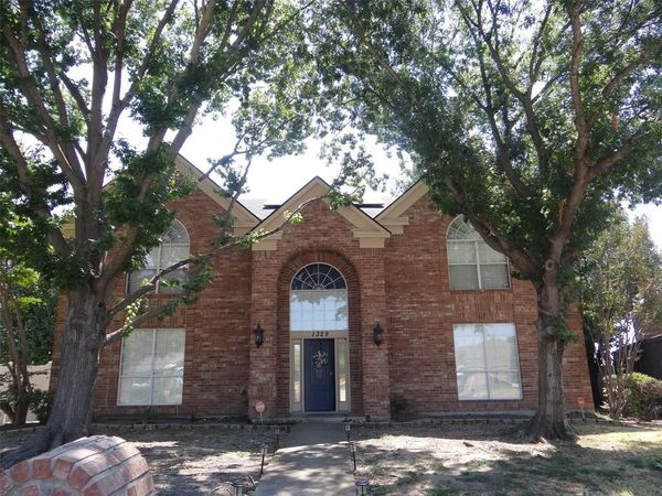 1329 Woodthorpe Drive, Mesquite, TX 75181
