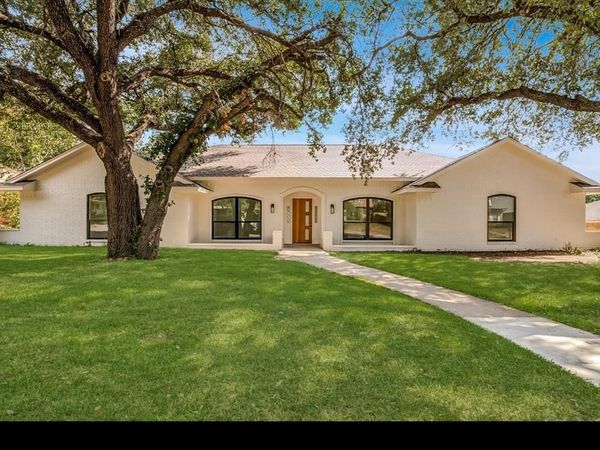 338 Mantlebrook Drive, DeSoto, TX 75115
