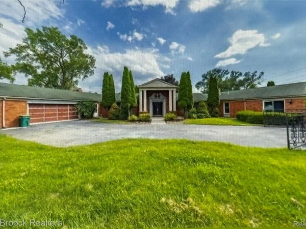 42195 Kouza Court , Van Buren Township, Mi 48111