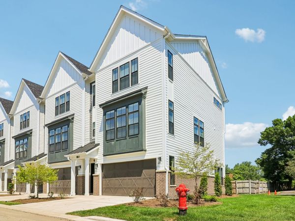 720 Thayer Street , Unit C1, Deerfield, IL 60015