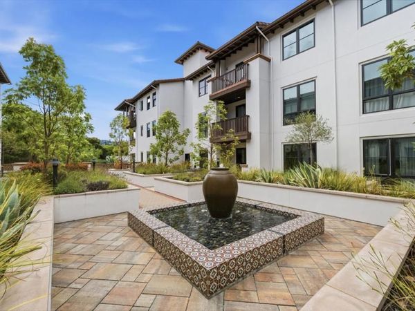 657 Walnut Street, Unit 303, San Carlos, CA 94070