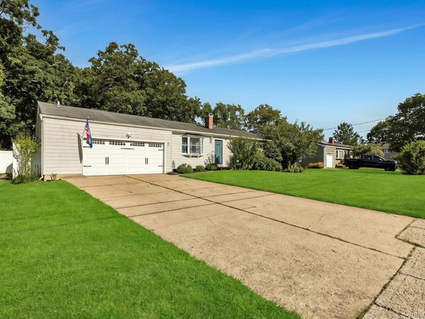 941 Montauk Avenue , Islip Terrace, NY 11752