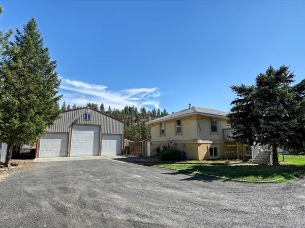 9022 N Nine Mile Rd, Nine Mile Falls, WA 99026