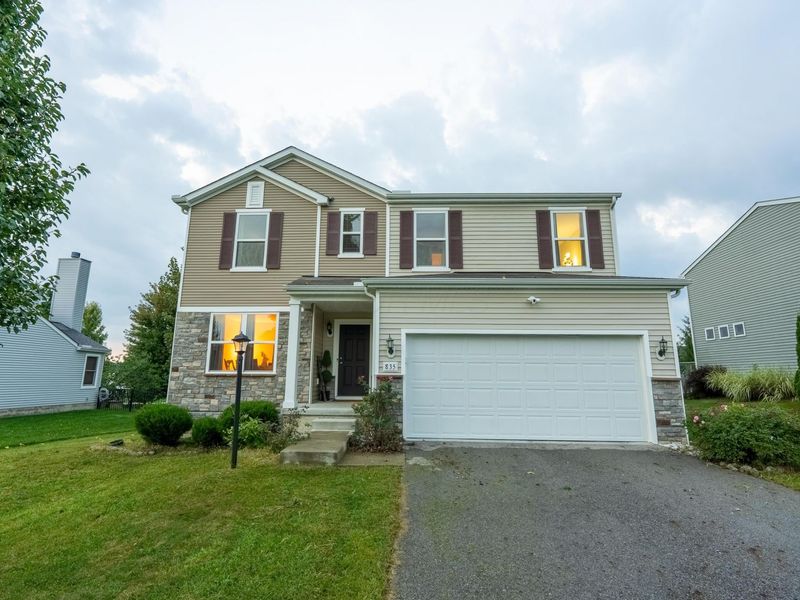 835 Corylus Drive SW, Pataskala, OH 43062 Photo 2