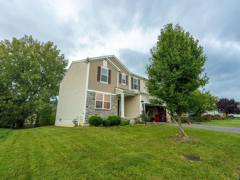 835 Corylus Drive SW, Pataskala, OH 43062 Photo 3