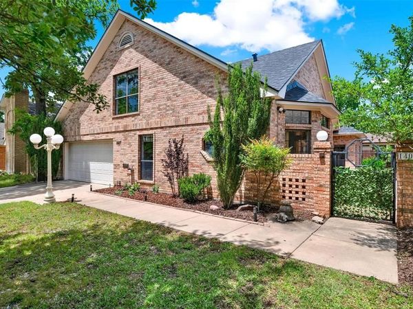 1407 W Mulberry Street , Sherman, TX 75092