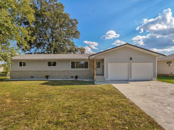 316 W Charles Street , Republic, MO 65738