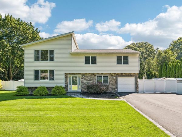129 Jefferson Avenue , Saint James, NY 11780