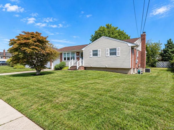 149 Burlington Avenue , Deer Park, NY 11729